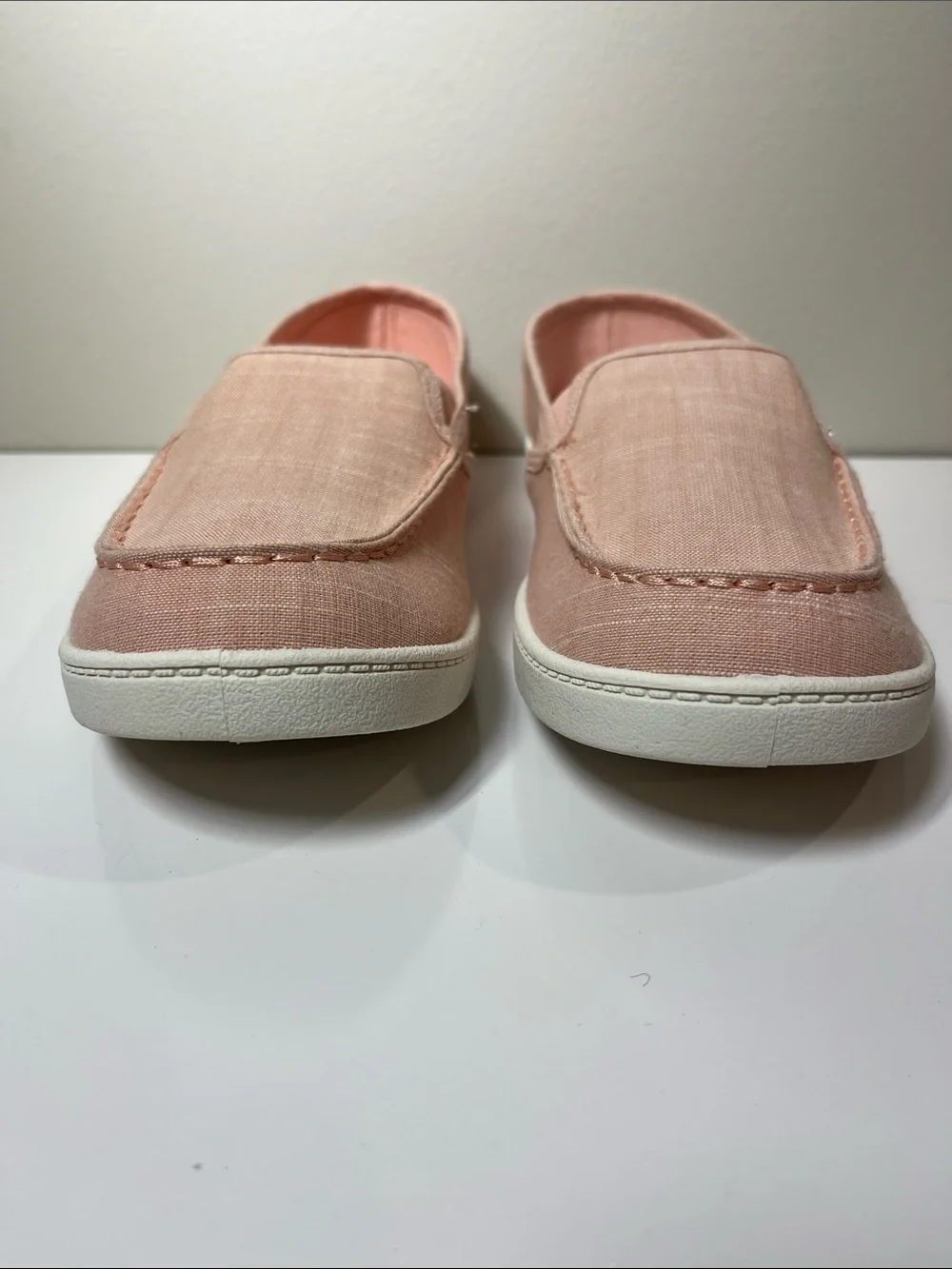 NWT Moc Toe Surf Shoe Light Pink Size 9.5